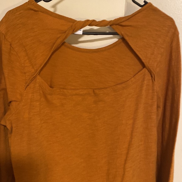 Rusty orange colored shirt - Picture 3 of 3